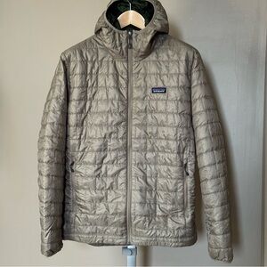 Patagonia Men’s Nano Puff Hoody - Seabird Grey - Large (FA24)